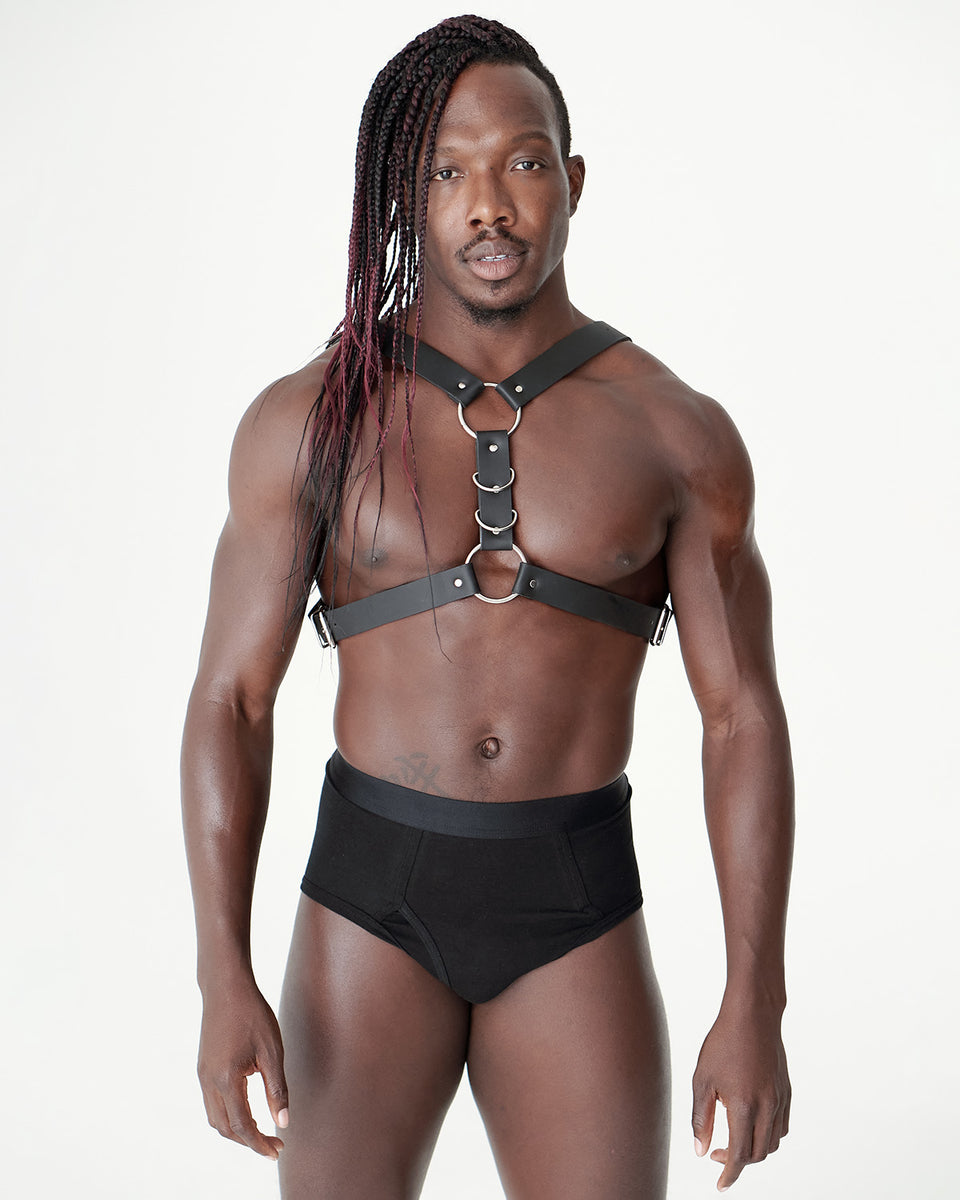 Model wearing Fuego Body harness by Dark Mariposa