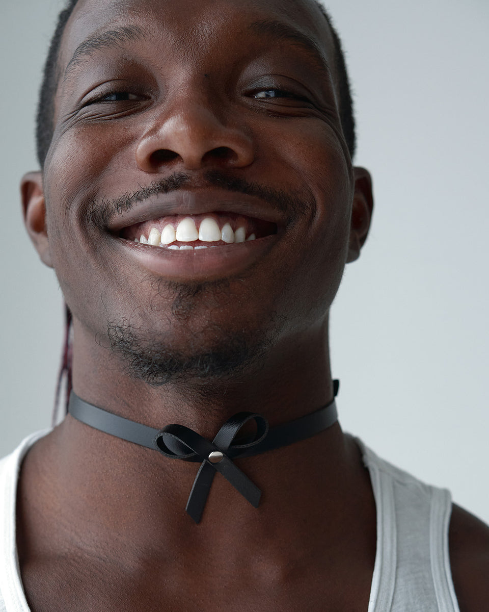 model wearing Bow choker